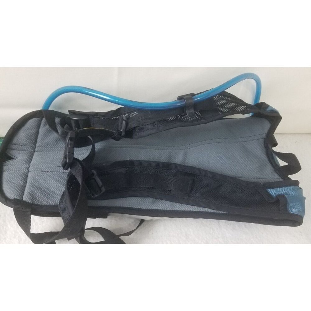 Camelbak Rogue Hydration Pack With Bladder Pocket… - image 7